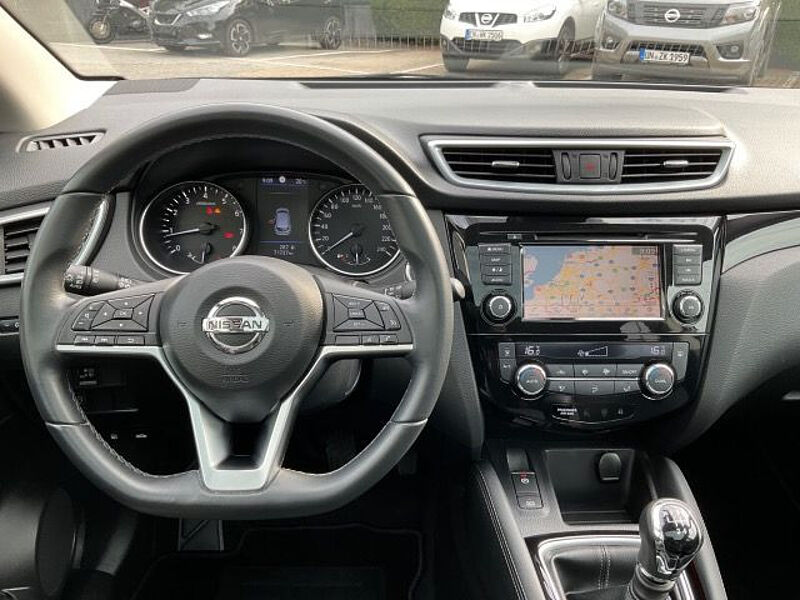 Nissan Qashqai 1.3DIG-T N-Connecta Zama Navi AVM SH PGD 1.H