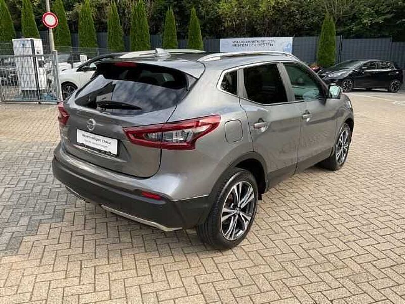 Nissan Qashqai 1.3DIG-T N-Connecta Zama Navi AVM SH PGD 1.H