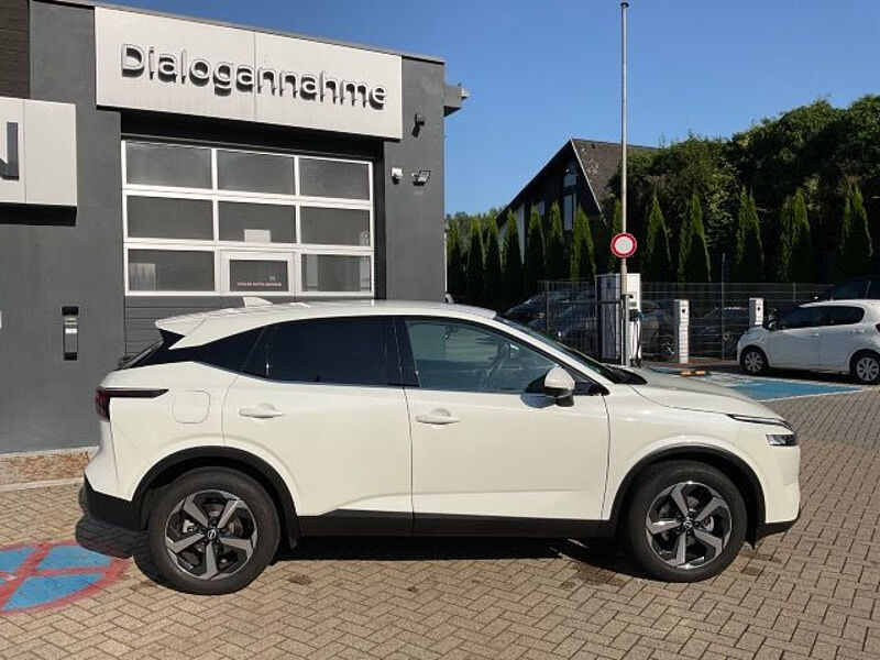 Nissan Qashqai 1.3MHEV N-Connecta Navi AVM-Kamera WP BP