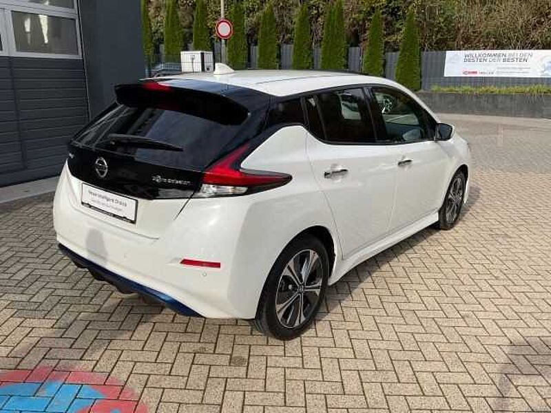 Nissan Leaf 40kWh Tekna Leder SH BOSE Navi AVM ProPilot