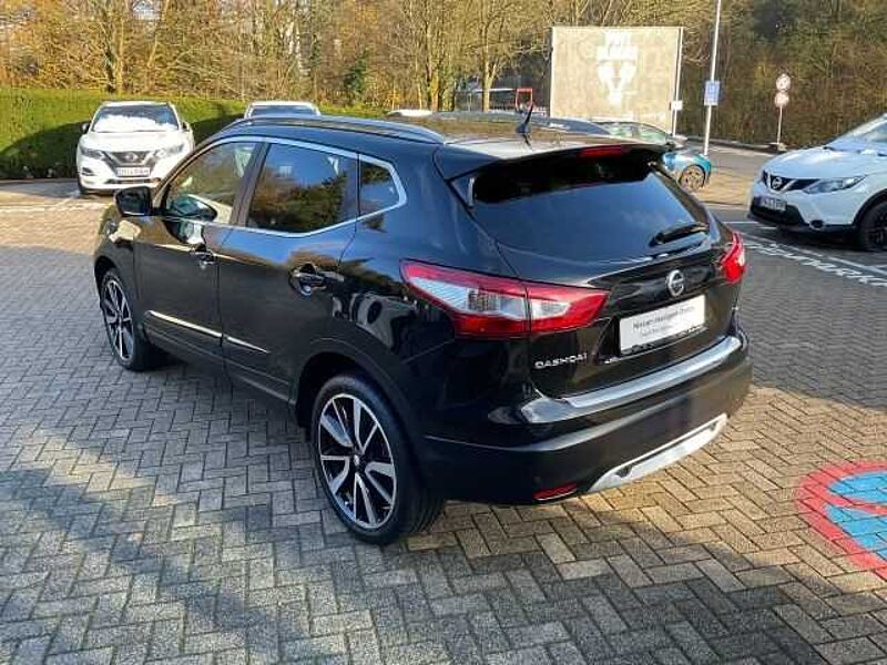 Nissan Qashqai 1.2 DIG-T Tekna Navi PGD Safety AVM 19'