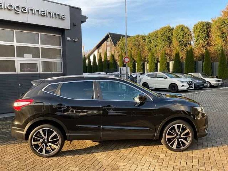 Nissan Qashqai 1.2 DIG-T Tekna Navi PGD Safety AVM 19'