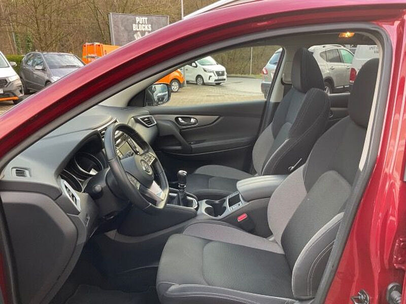 Nissan Qashqai 1.3 DIG-T N-Connecta Navi Kamera PGD LED