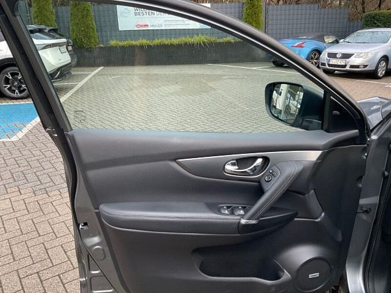 Nissan Qashqai 1.3 DIG-T Tekna+ Leder AVM Navi BOSE PGD