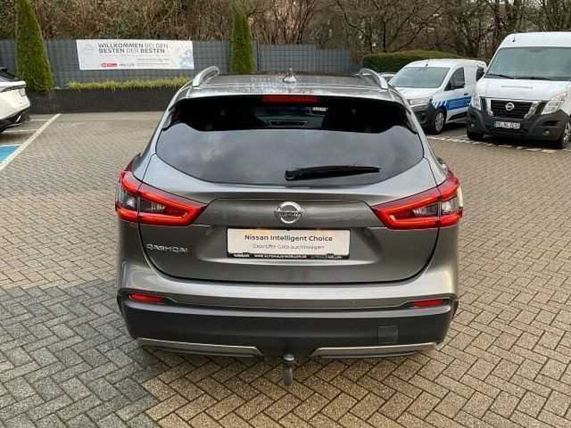 Nissan Qashqai 1.3 DIG-T Tekna+ Leder AVM Navi BOSE PGD